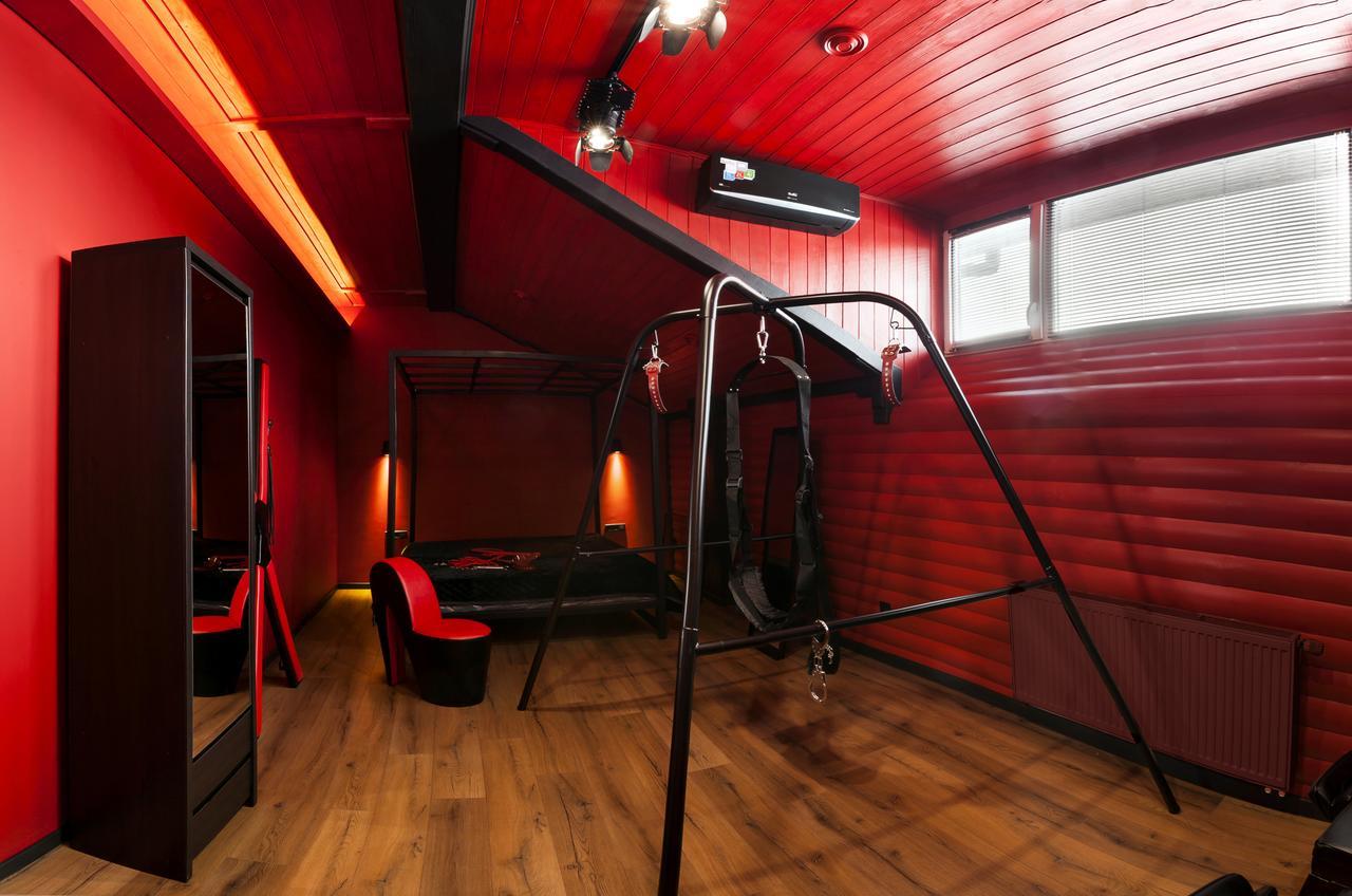 كييف Dating Hotel Cherry Twins (Adults Only) المظهر الخارجي الصورة